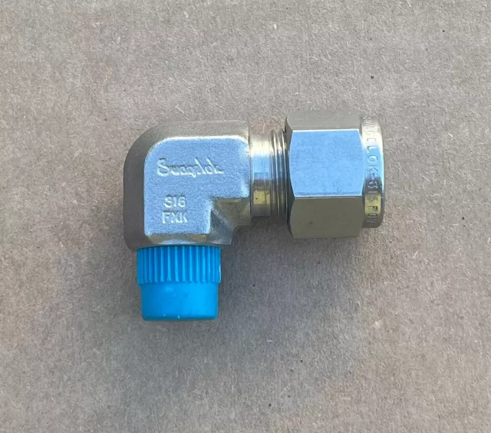 Codo acero inox. 3/8" MNTP Swagelok SS-600-2-6 (cod. 39720)
